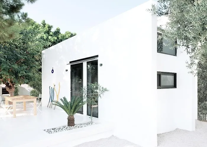 White Dream Summer House